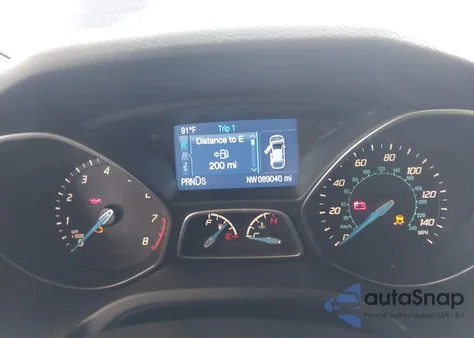 2014 Ford Focus Se z USA, uszkodzony, nr VIN 1FADP3K26EL333585